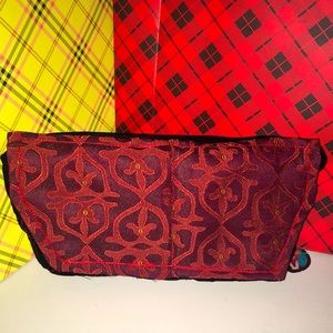 Ominous clutch by Franky Doodlez